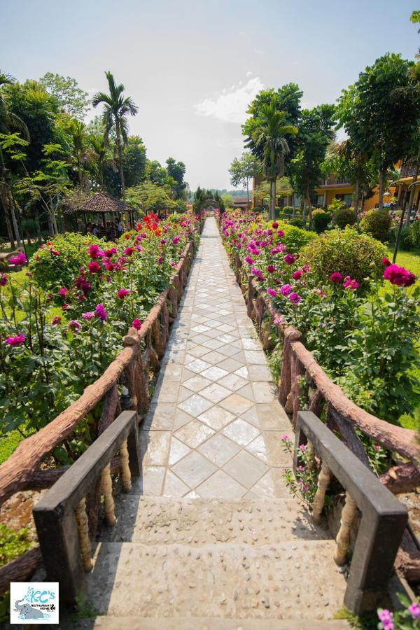Kc'S Home Sauraha Exteriér fotografie